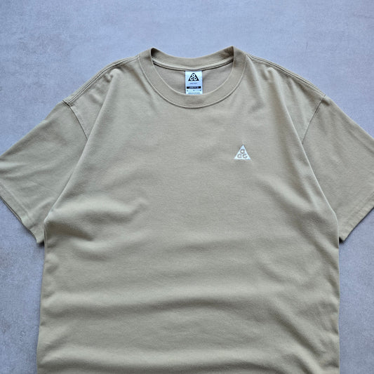 Nike ACG Tee - M