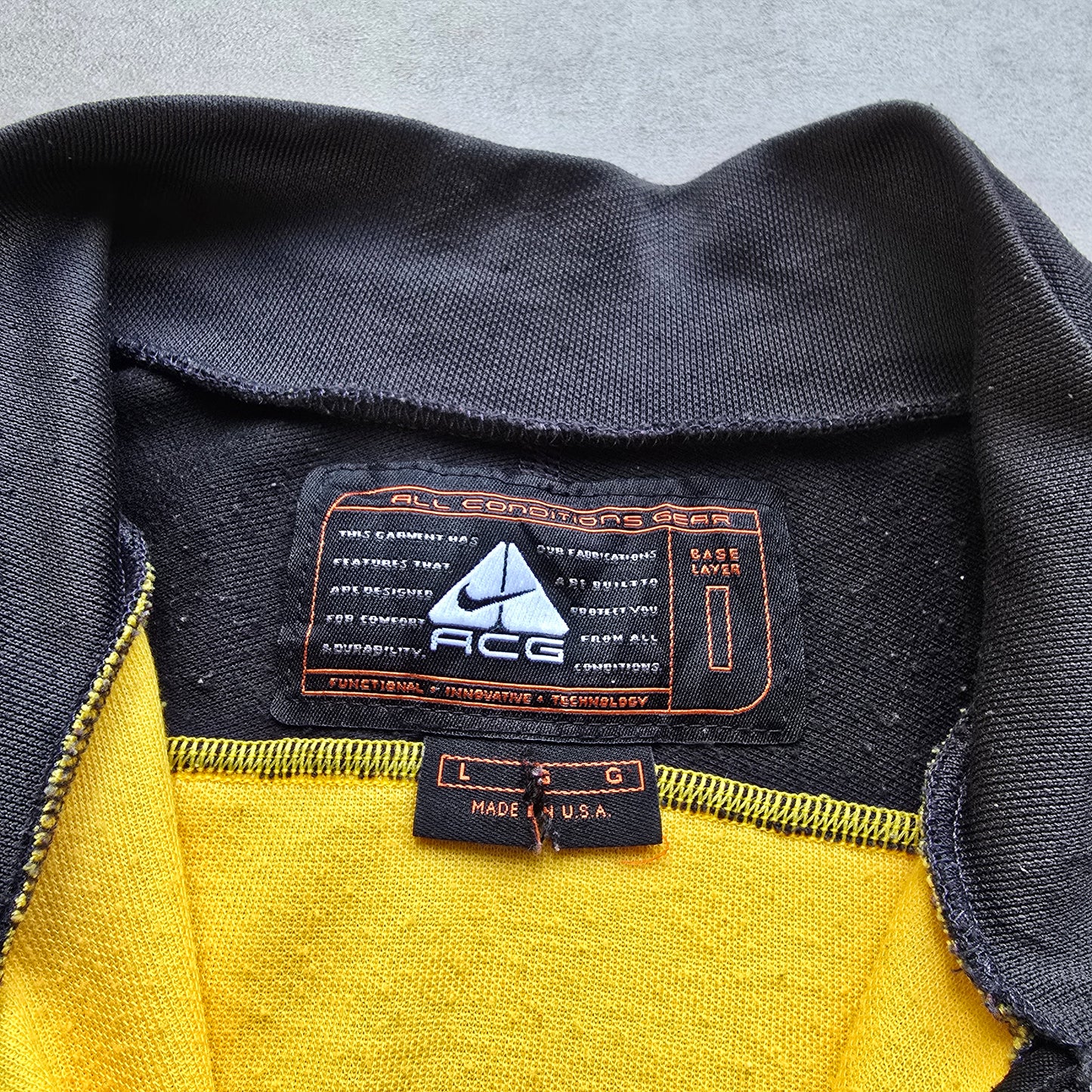 Vintage Nike ACG 1/2 Zip Base Layer Top - L