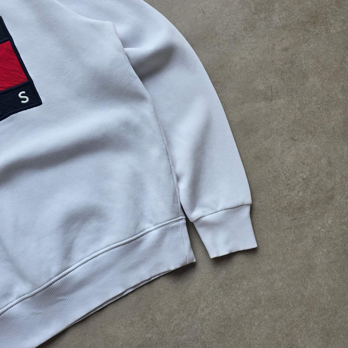 Tommy Hilfiger Flag White Sweatshirt - M/L