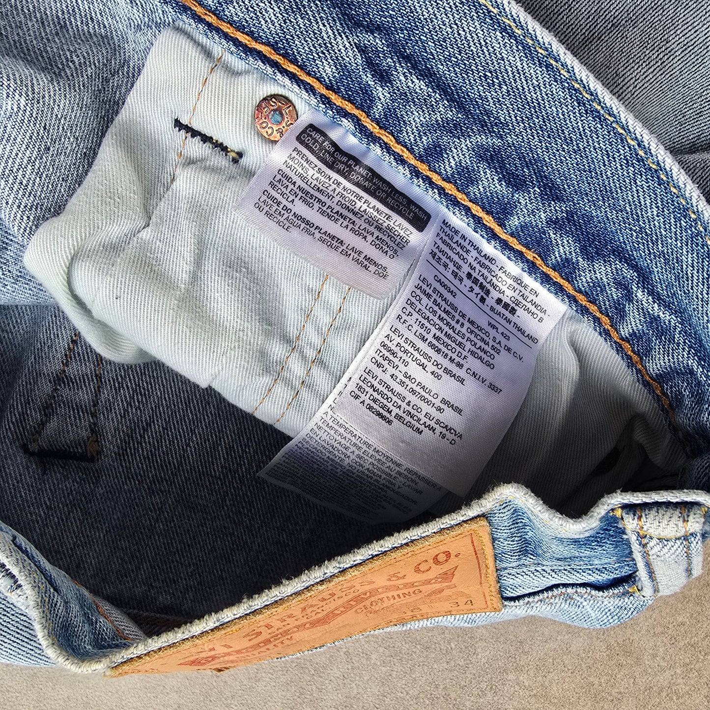 Levi's 501 Jeans - 38 x 30