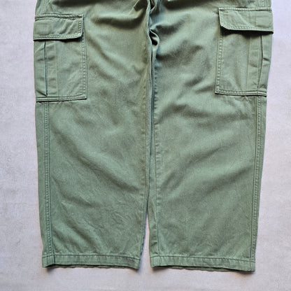 XLarge Cargo Pants - 32