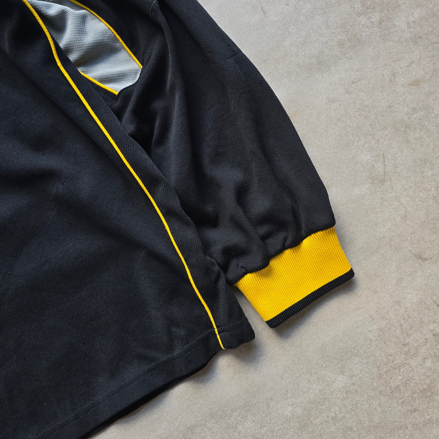 Vintage Umbro Long Sleeve Training Jersey - M