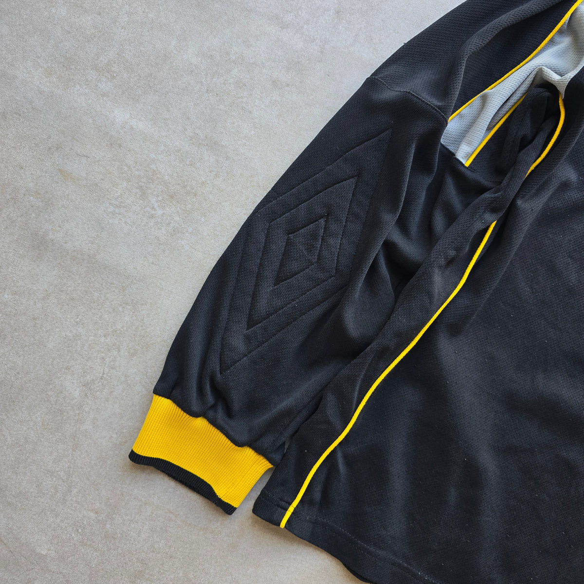 Vintage Umbro Long Sleeve Training Jersey - M