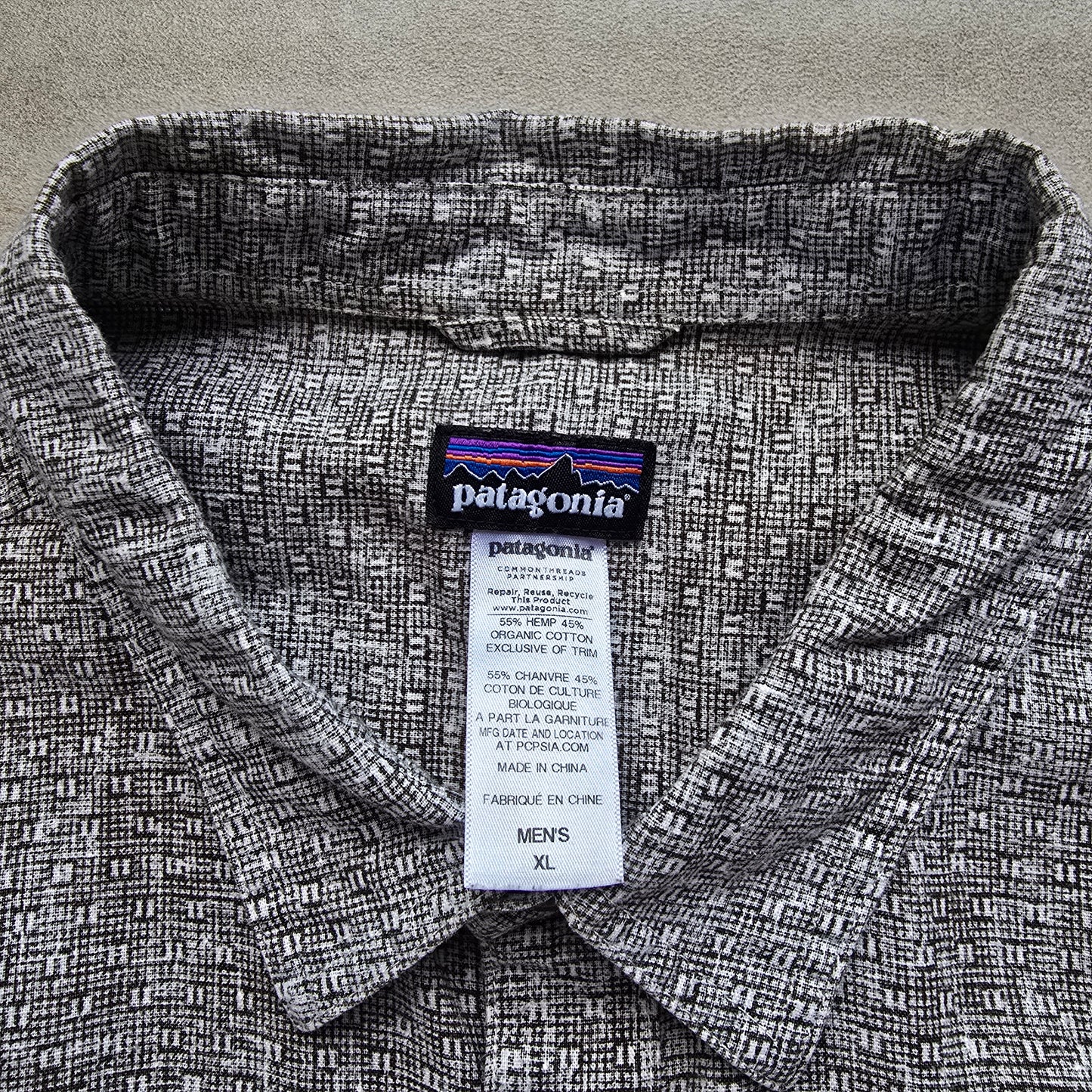 Patagonia Short Sleeve Button Up Shirt - XL