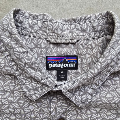 Patagonia Short Sleeve Button Up Shirt - XL