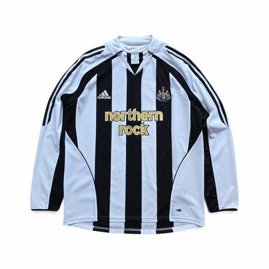 Vintage 2005 Adidas Newcastle Home Long Sleeve Jersey - L