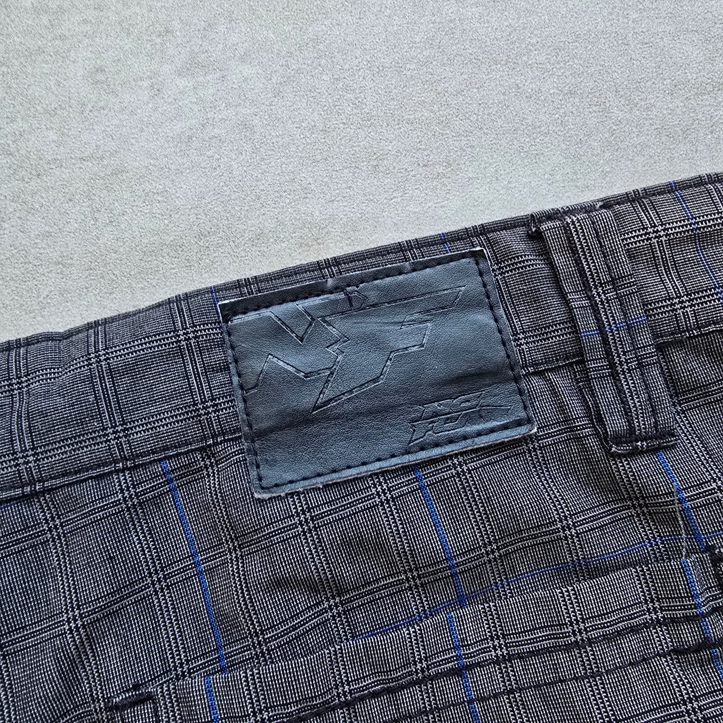Vintage 2000's No Fear Plaid Shorts - 36