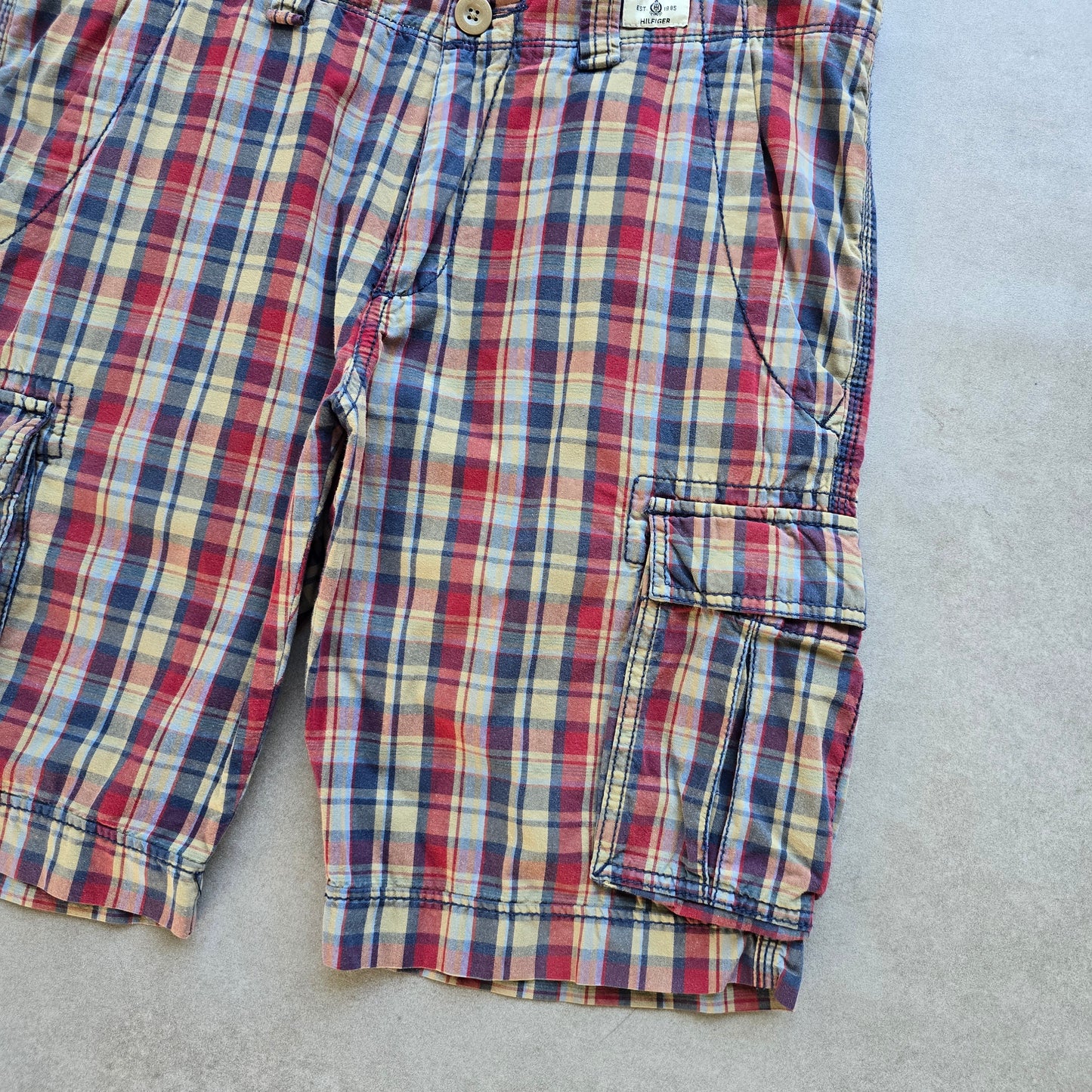 Tommy Hilfiger Plaid Cargo Shorts - 33
