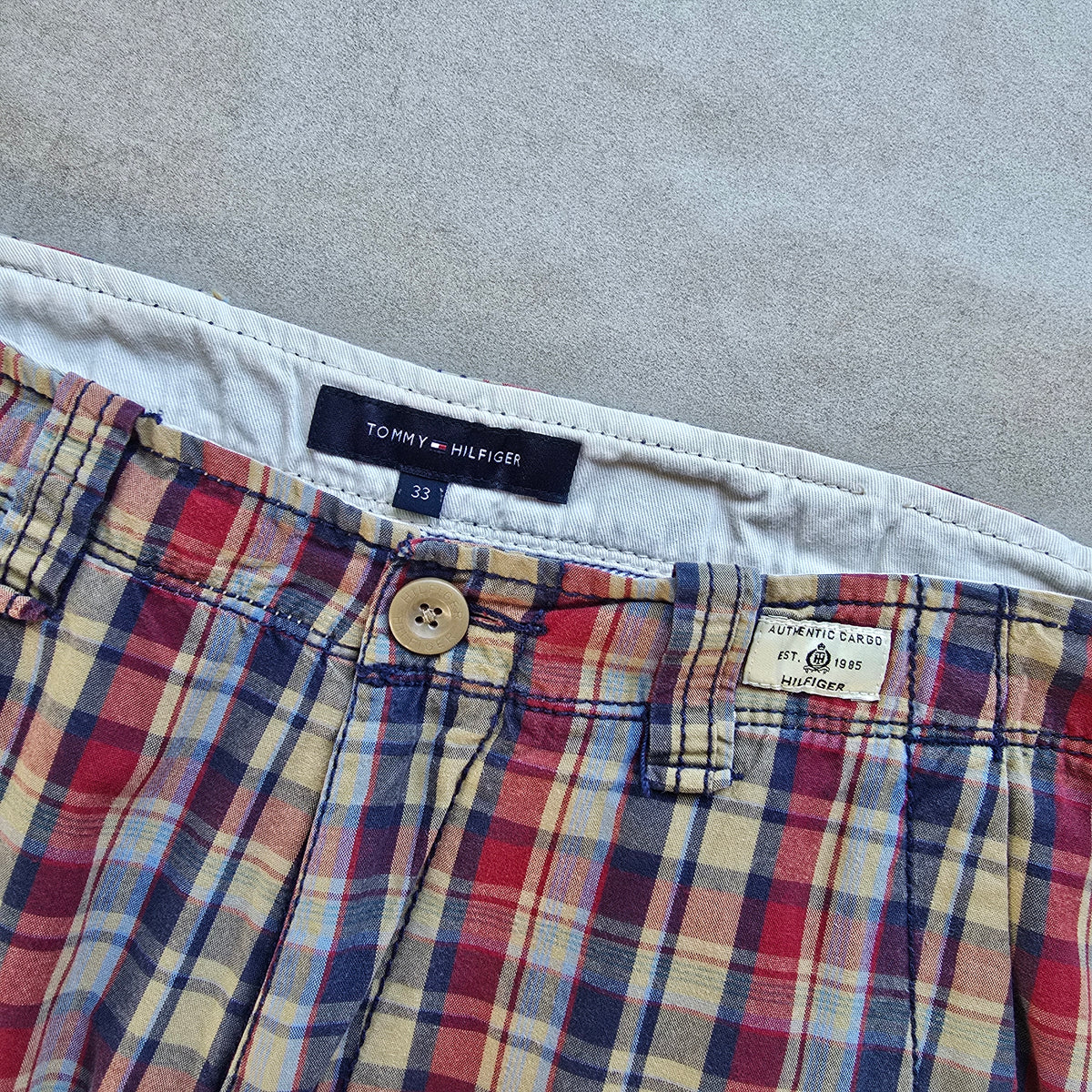 Tommy Hilfiger Plaid Cargo Shorts - 33