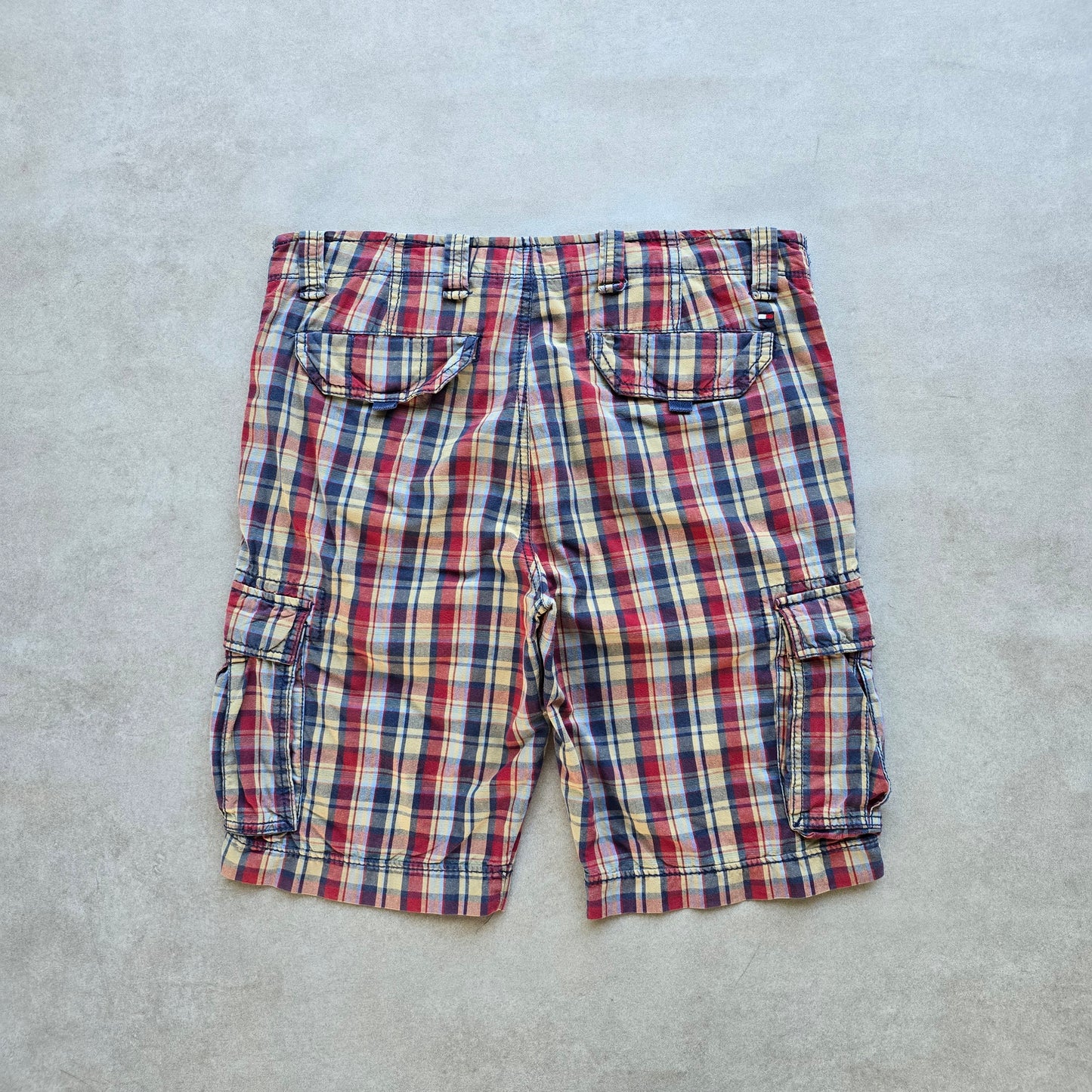Tommy Hilfiger Plaid Cargo Shorts - 33
