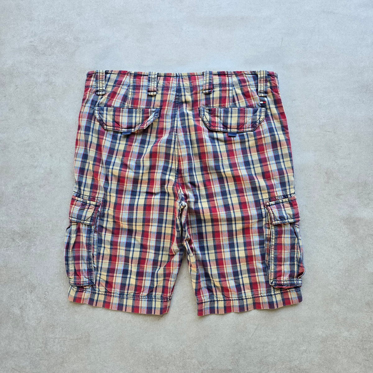 Tommy Hilfiger Plaid Cargo Shorts - 33