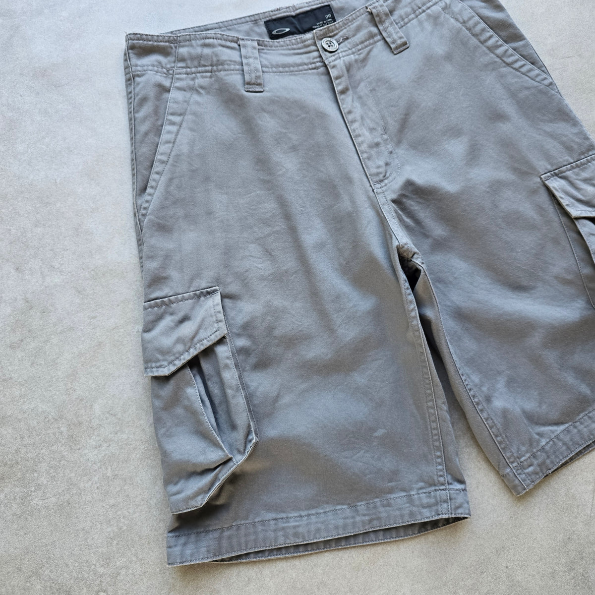 Vintage 2000's Oakley Cargo Shorts - 30