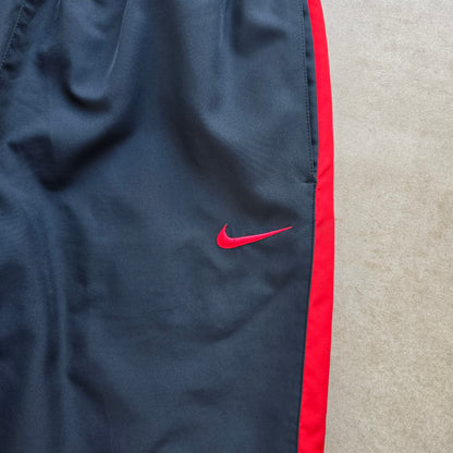Vintage 2000's Nike Mini Swoosh Shorts - S