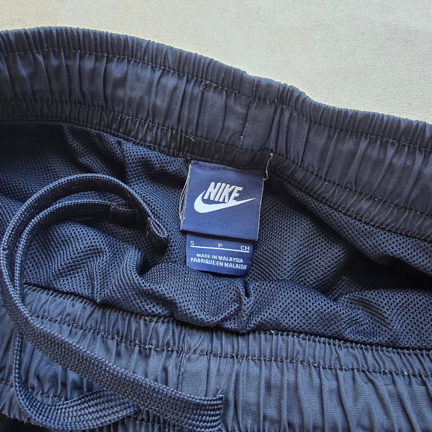 Vintage 2000's Nike Mini Swoosh Shorts - S