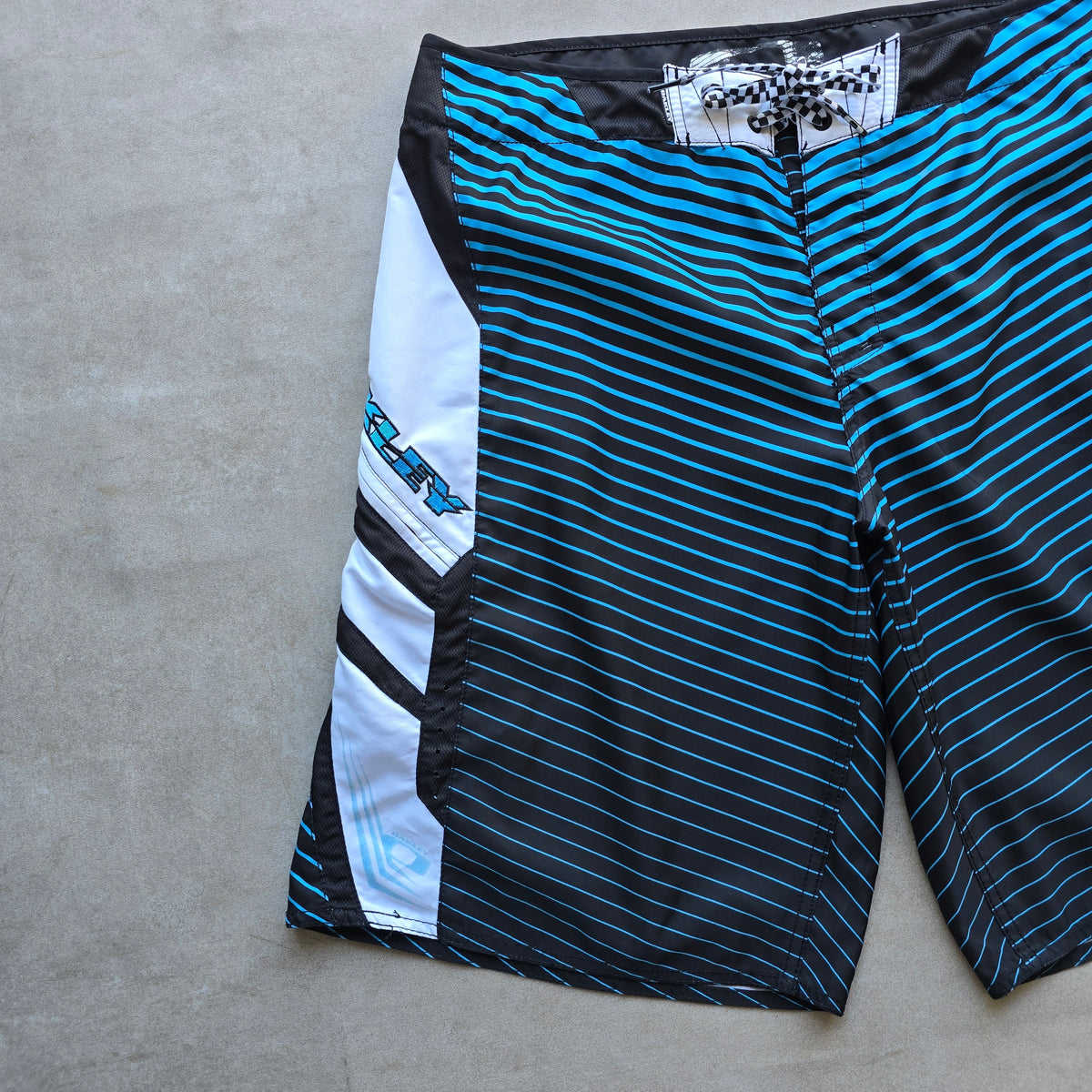 Vintage 2000's Oakley Board Shorts - 36