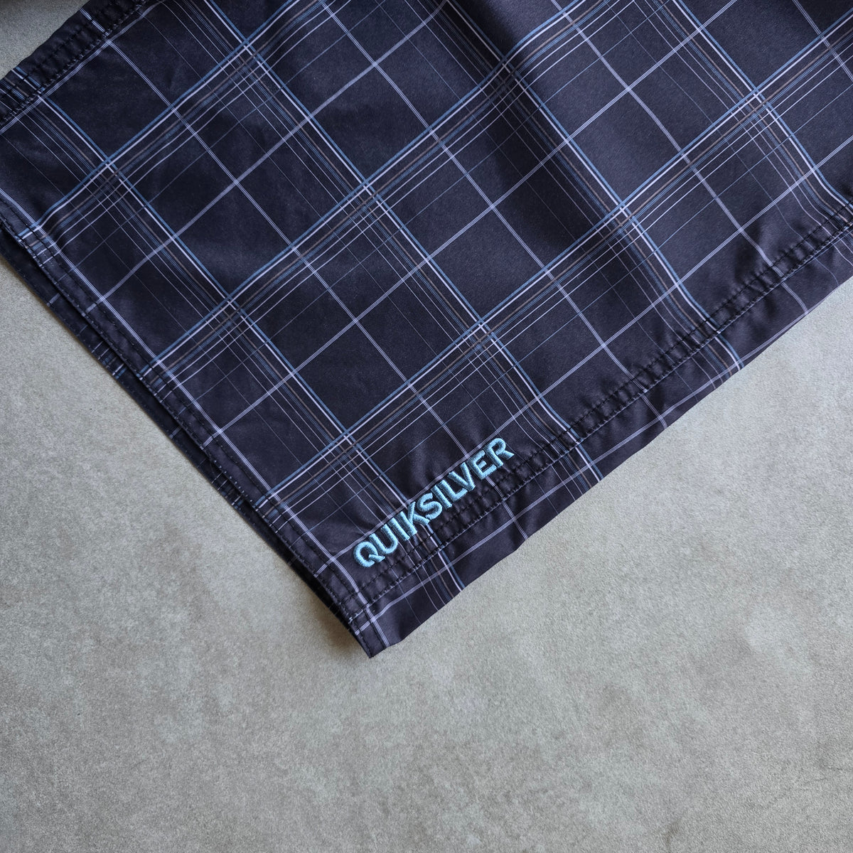 Vintage 2000's Quiksilver Plaid Board Shorts - 32