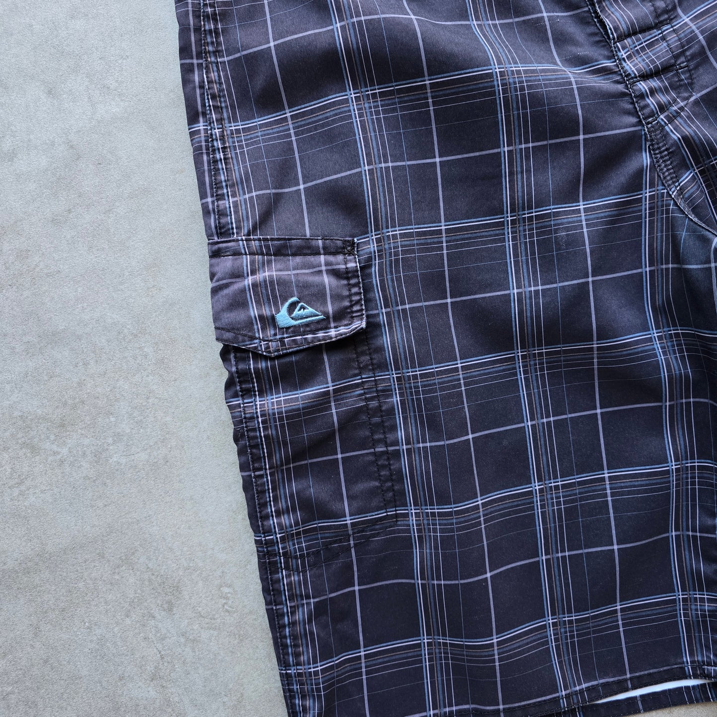 Vintage 2000's Quiksilver Plaid Board Shorts - 32