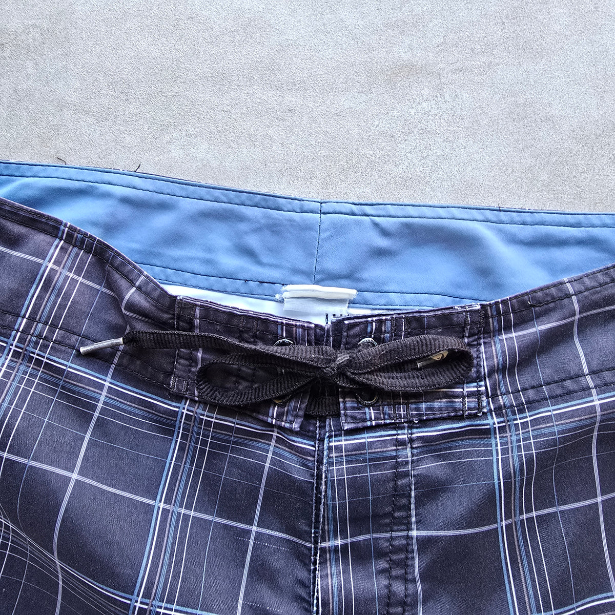 Vintage 2000's Quiksilver Plaid Board Shorts - 32