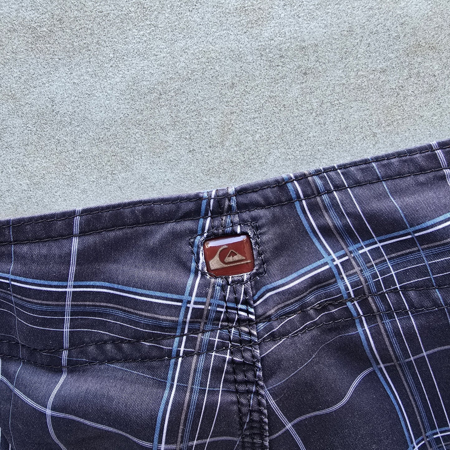 Vintage 2000's Quiksilver Plaid Board Shorts - 32