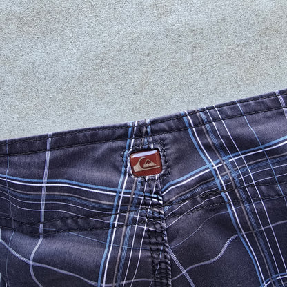 Vintage 2000's Quiksilver Plaid Board Shorts - 32