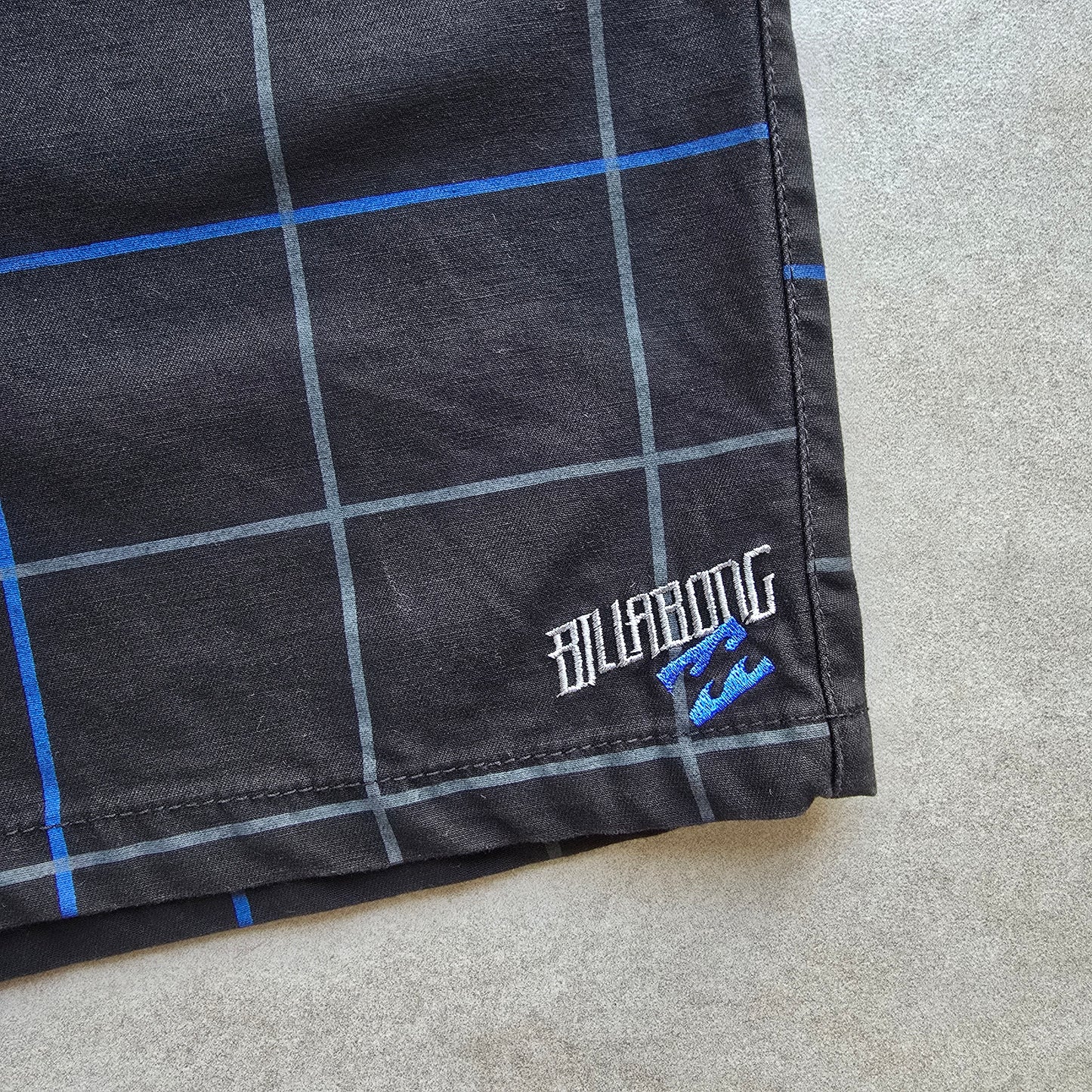 Vintage 2000's Billabong Check Shorts - 30