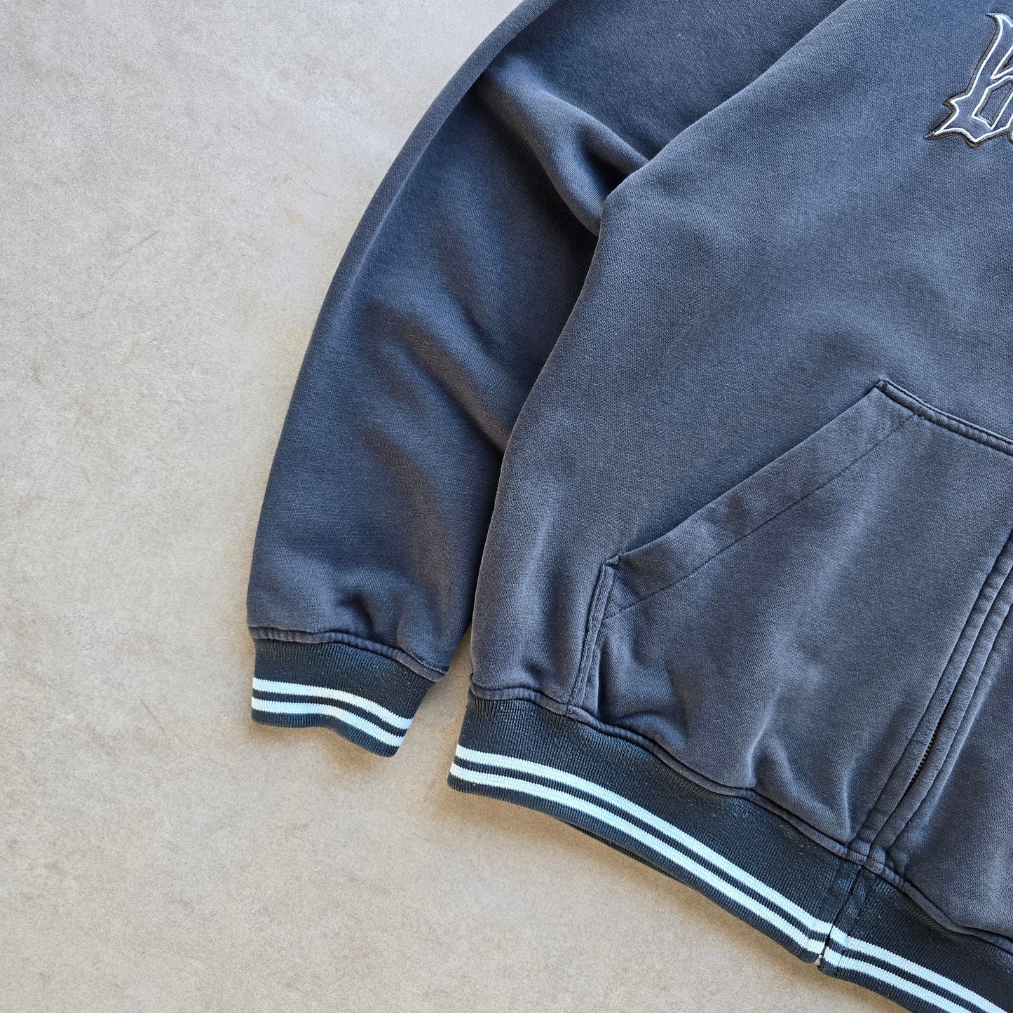 Vintage 2000's Billabong Full Zip Hoodie - L