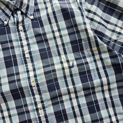 Vintage 2000's Nautica Plaid Short Sleeve Button Up Shirt - L