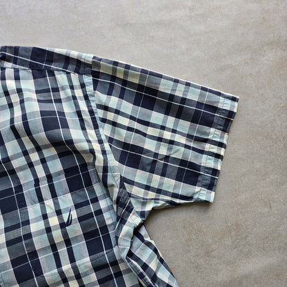 Vintage 2000's Nautica Plaid Short Sleeve Button Up Shirt - L