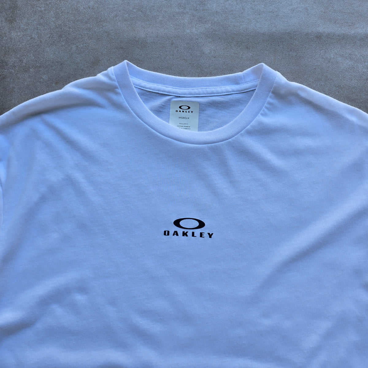 Oakley Center Logo Hydrolux Tee - XL