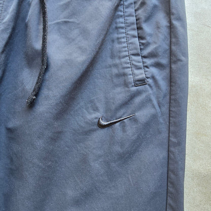 Vintage 2000's Nike Mini Swoosh Shorts - L
