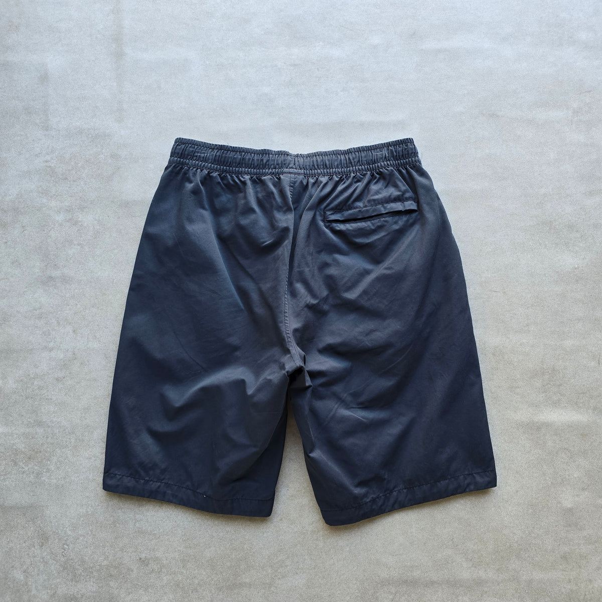 Vintage 2000's Nike Mini Swoosh Shorts - L