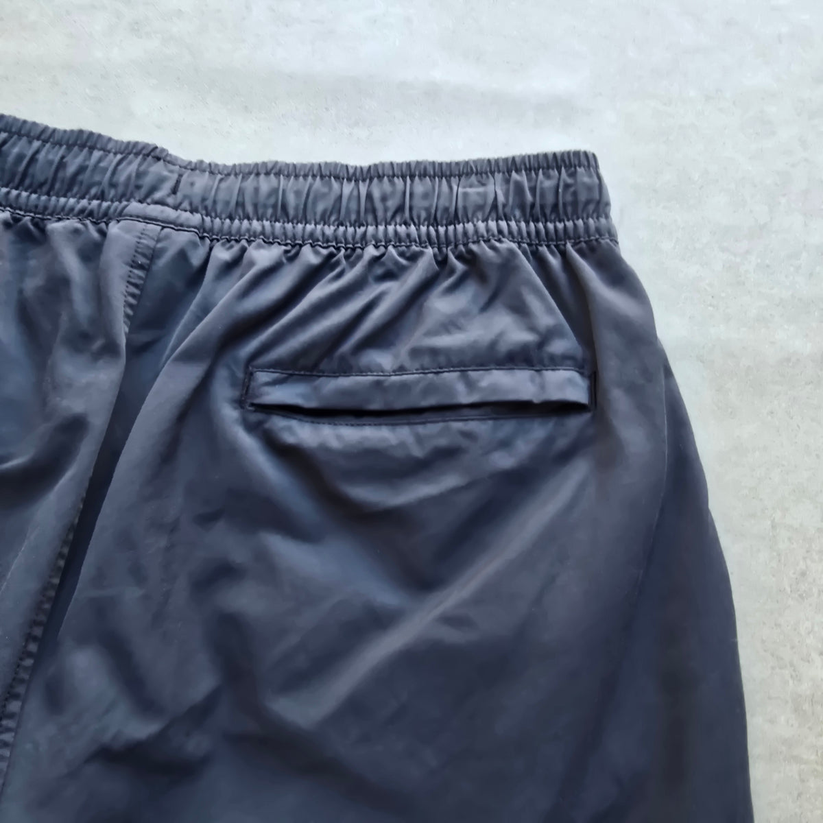 Vintage 2000's Nike Mini Swoosh Shorts - L
