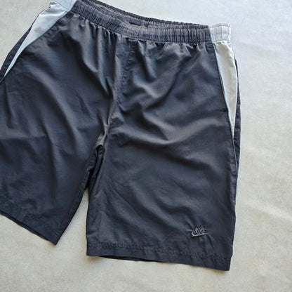 Vintage 2000's Nike Shorts - L