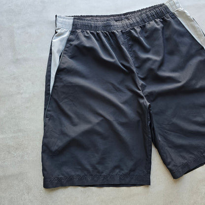 Vintage 2000's Nike Shorts - L