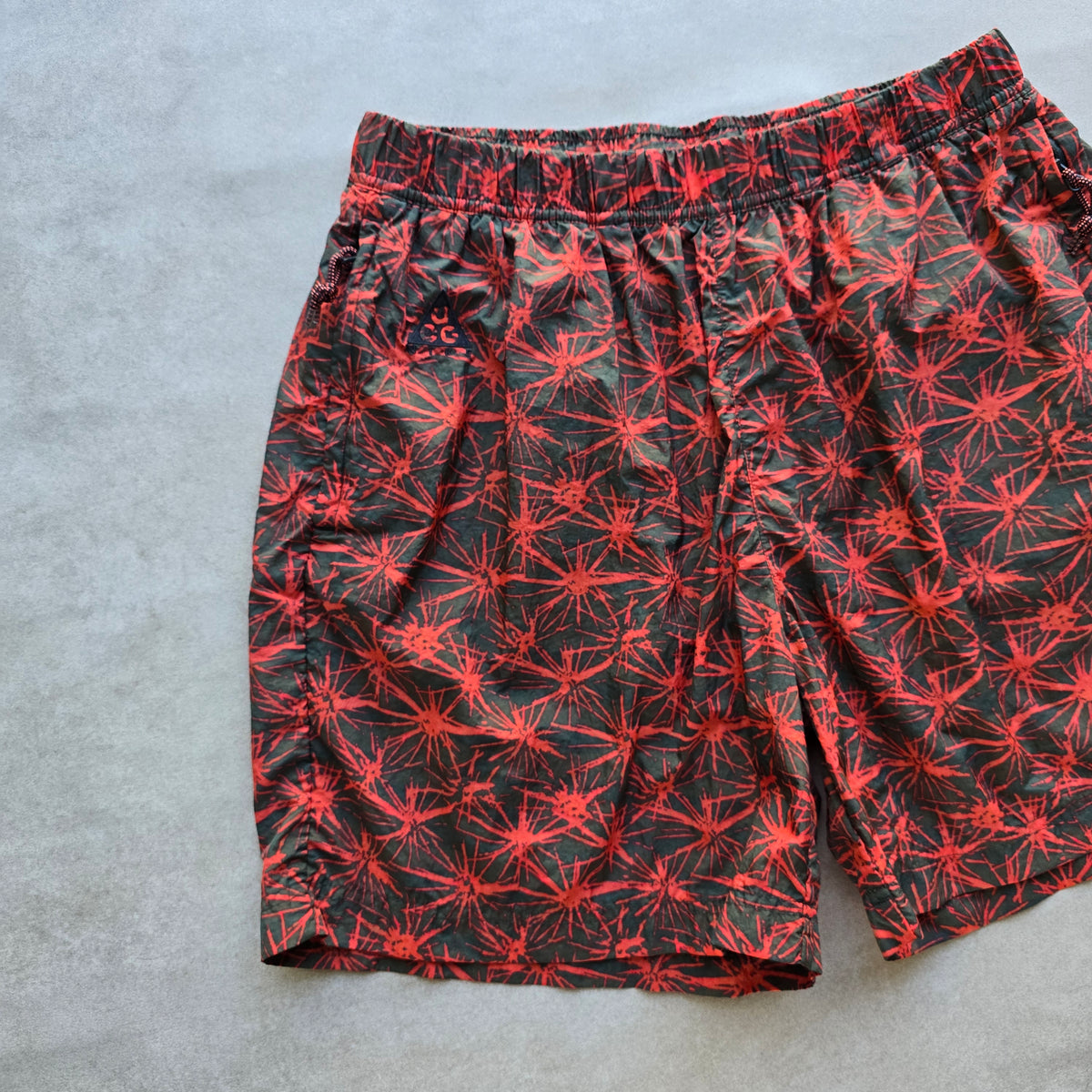 Nike ACG AOP Woven Shorts - L