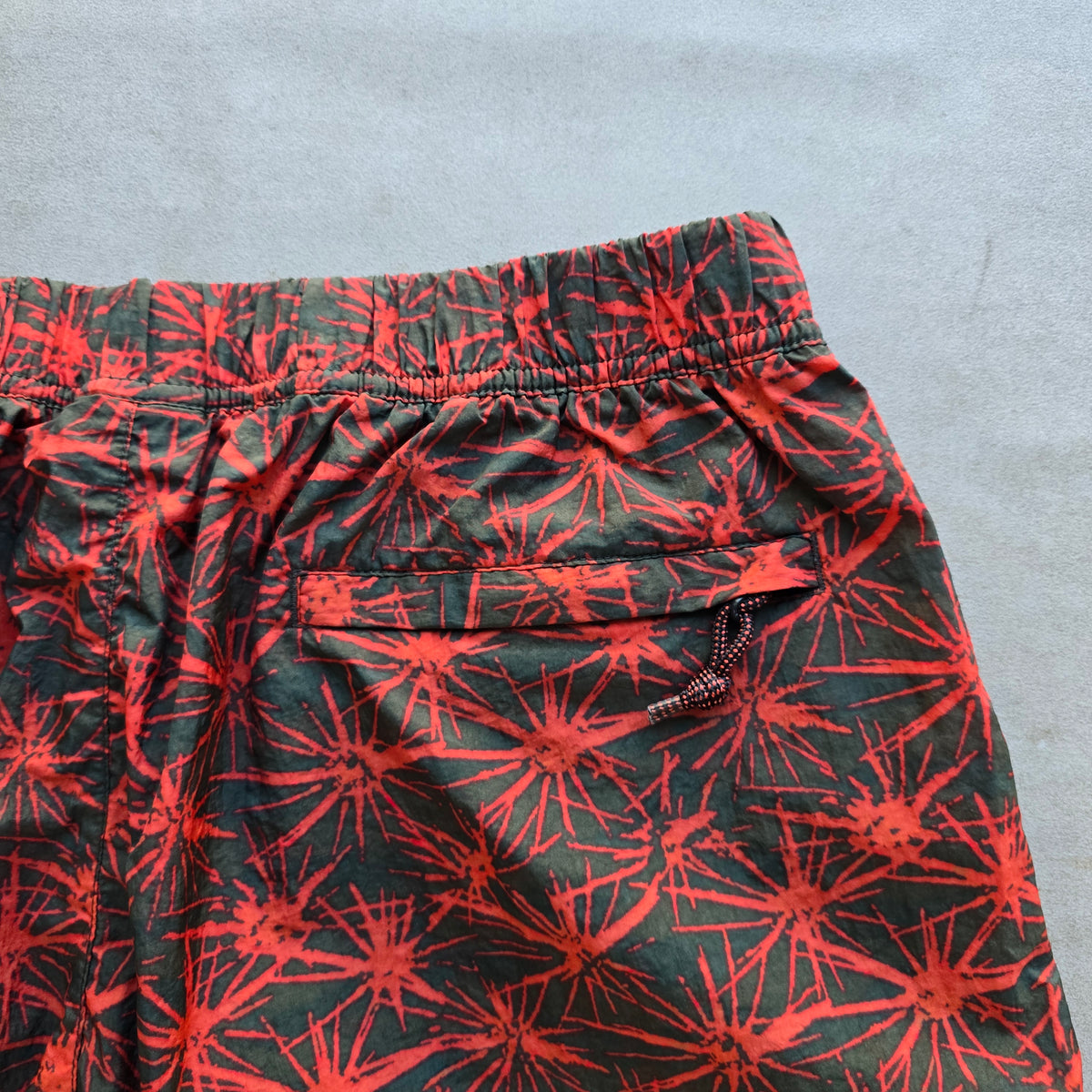 Nike ACG AOP Woven Shorts - L