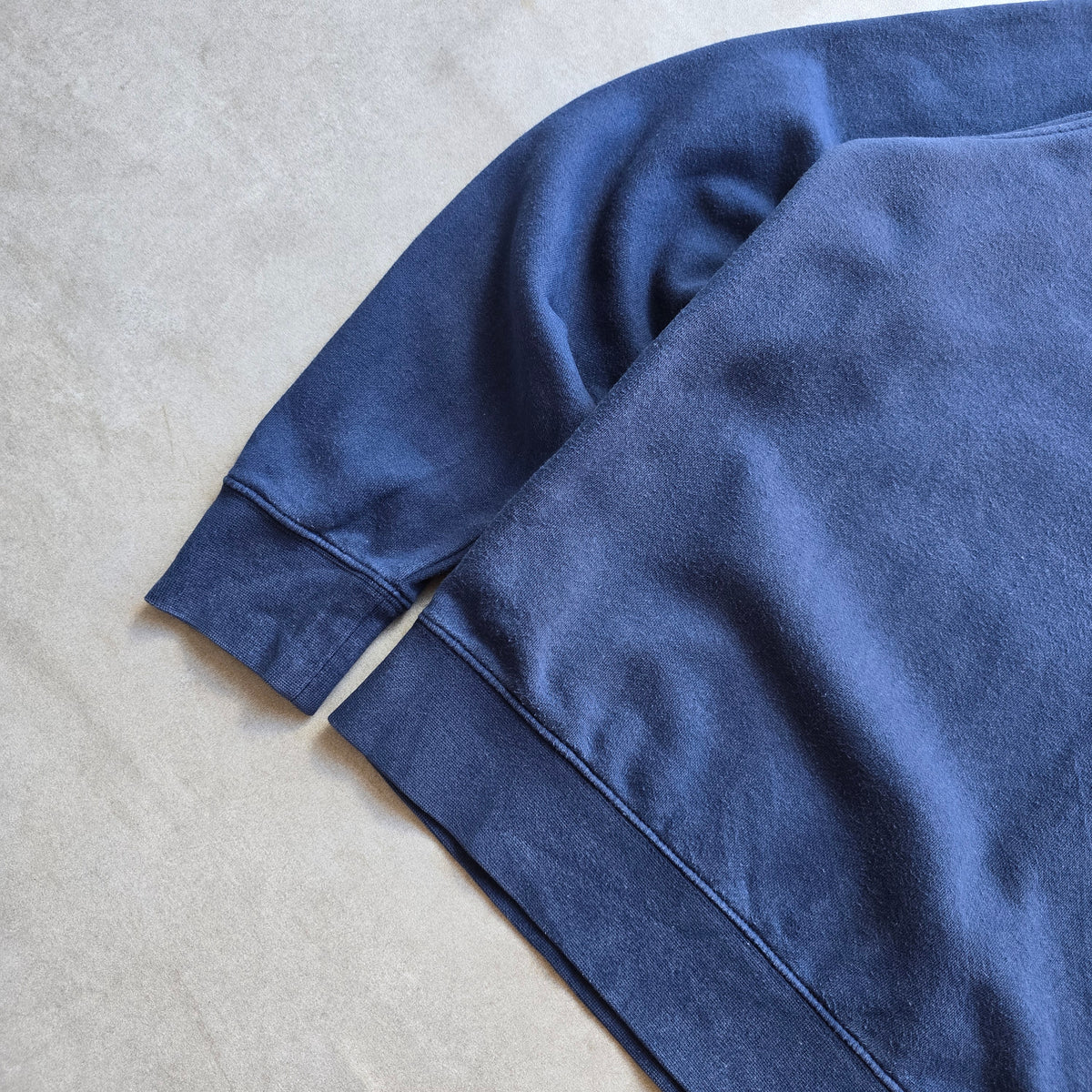 Vintage 2000's Nike Mini Swoosh Navy Blue Sweatshirt - M