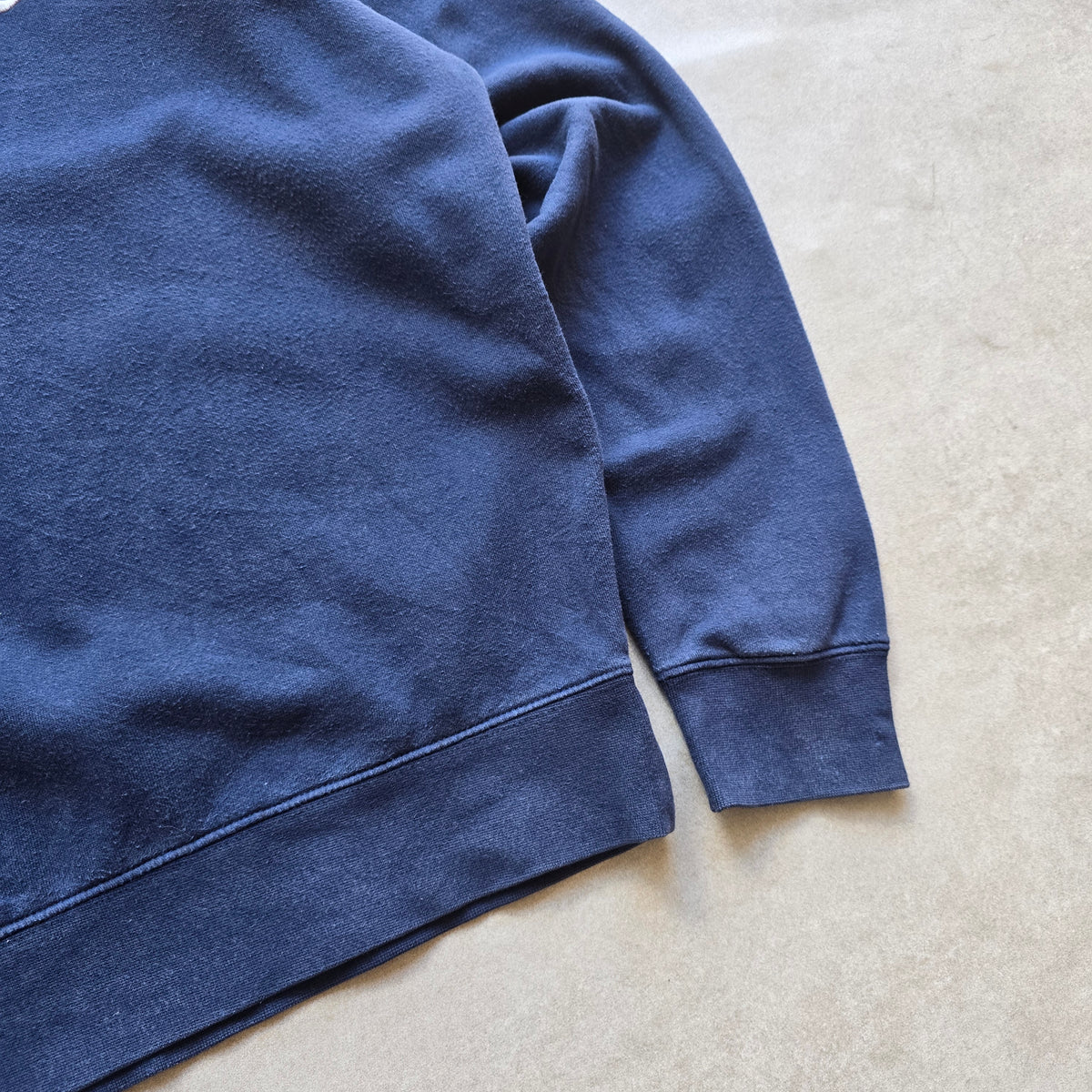 Vintage 2000's Nike Mini Swoosh Navy Blue Sweatshirt - M