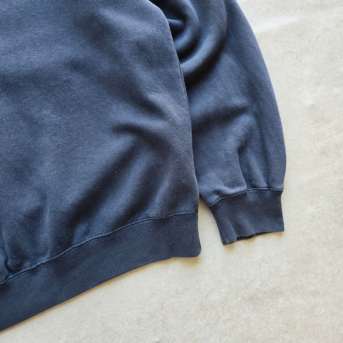 Vintage 2000's Nike Mini Swoosh Sweatshirt - M