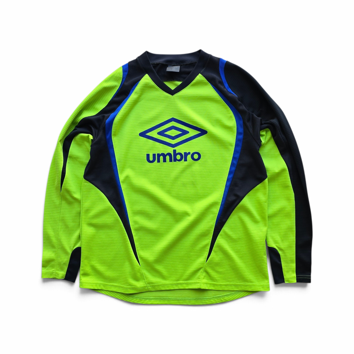 Vintage 2000's Umbro Training Long Sleeve Tee - S/M