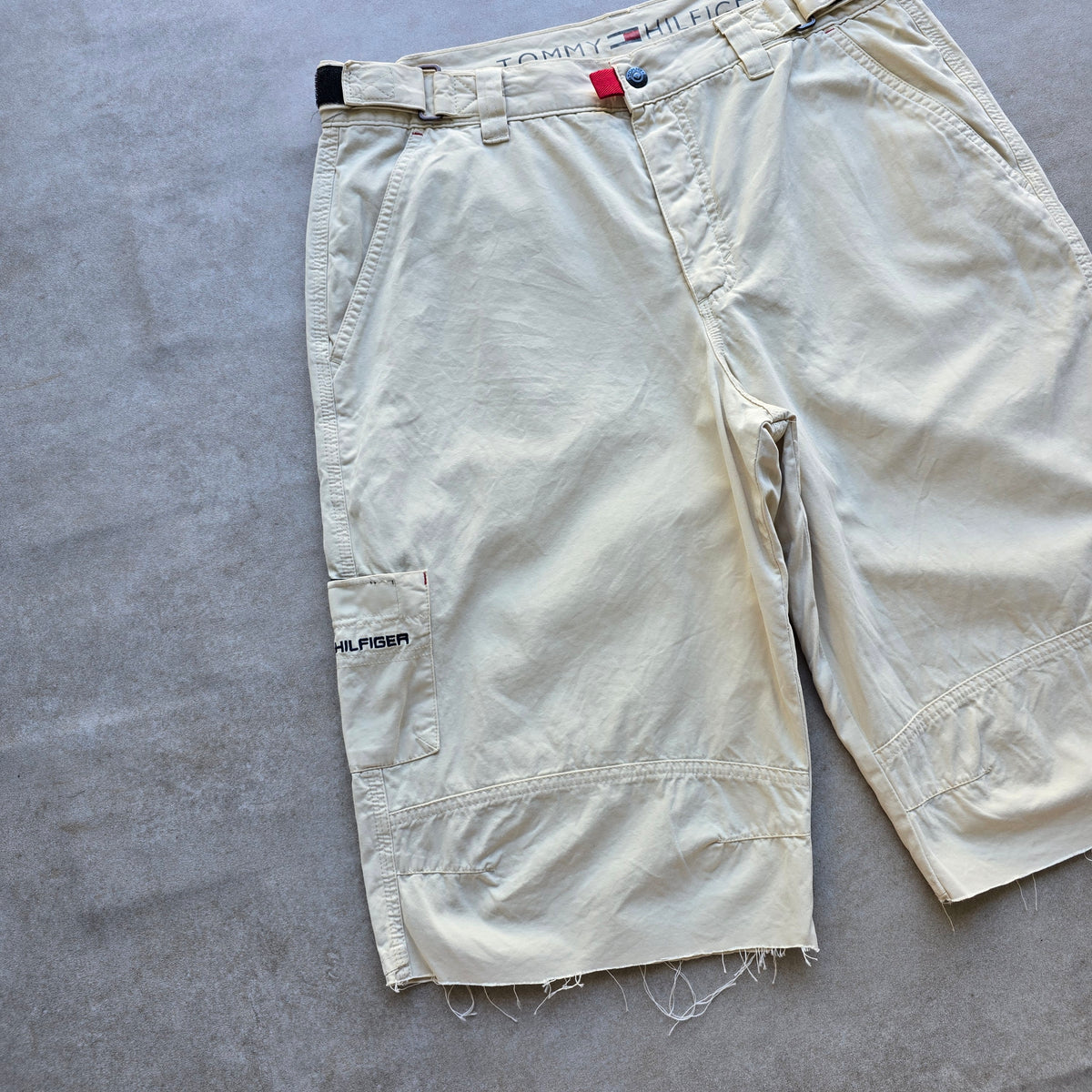 Vintage 2000's Tommy Hilfiger Shorts - 32