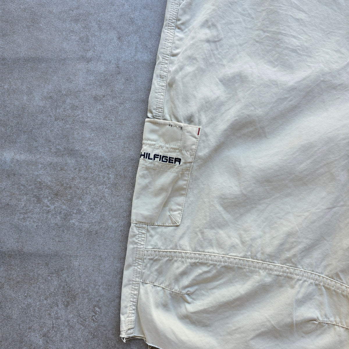 Vintage 2000's Tommy Hilfiger Shorts - 32