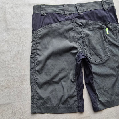 Kathmandu Lightweight Cargo Shorts - 32