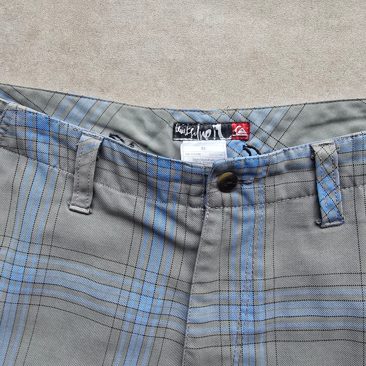 Vintage 2000's Quiksilver Plaid Shorts - 32