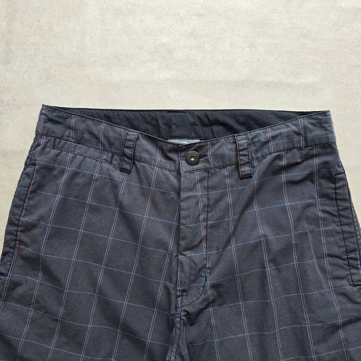 Vintage 2000's Kathmandu Plaid Shorts - S