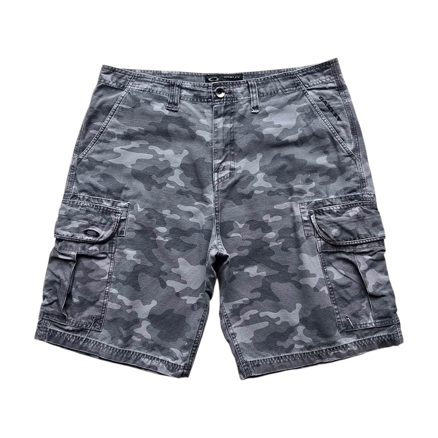 Oakley Camo Cargo Shorts - 36
