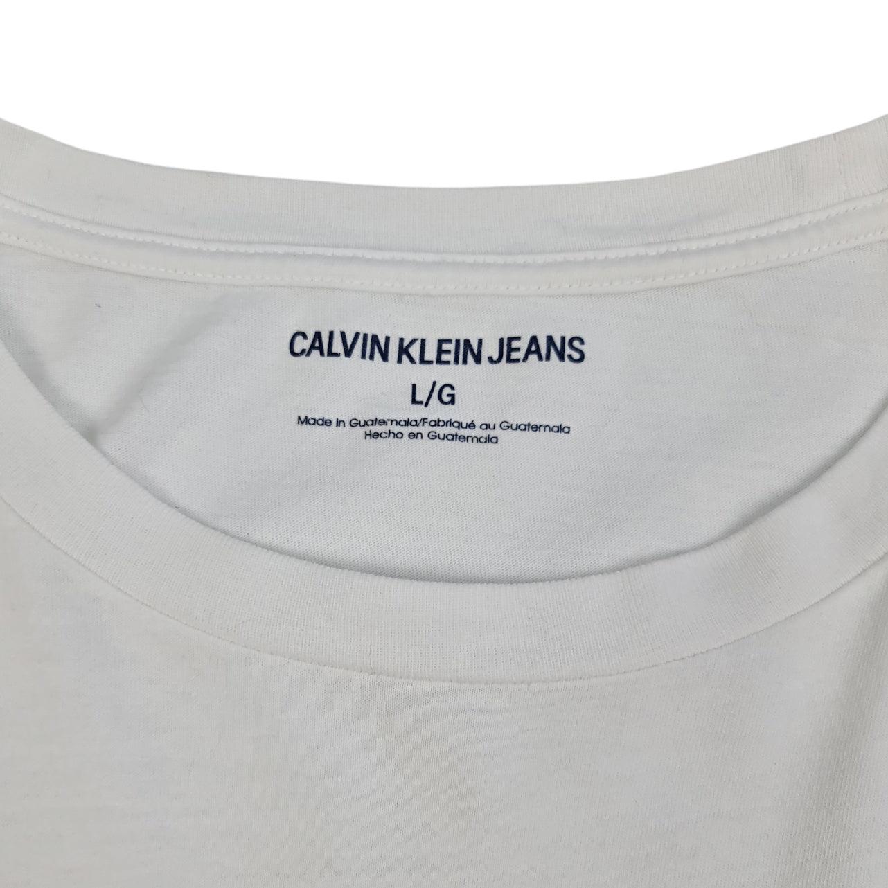 Calvin Klein Tee - M